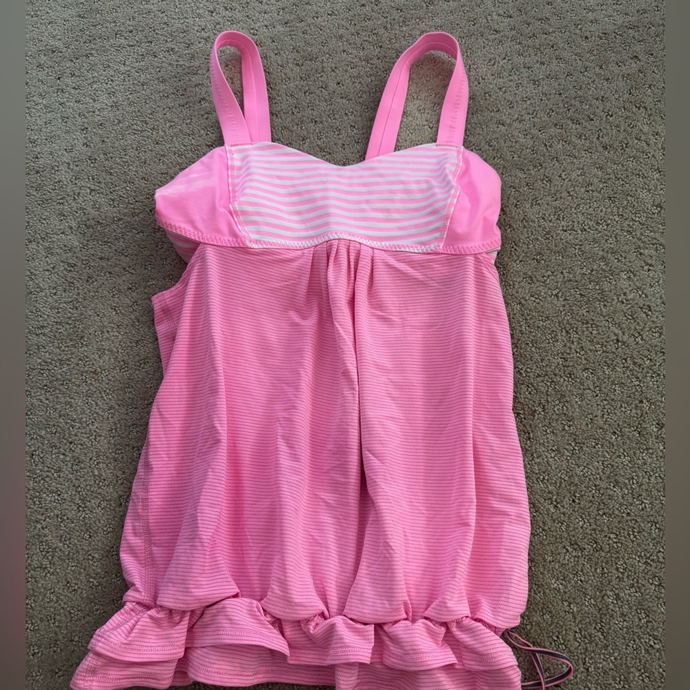 Lululemon pink cinch bottom tank with built in sports bra - size 6